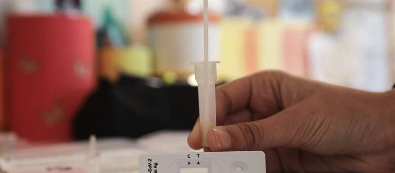 Self test: Σε ποιους θα διατίθενται από 1η Ιουλίου - Ποιοι θα είναι υποχρεωμένοι να τα κάνουν